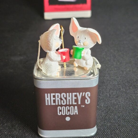 Hallmark Hershey's 1993 Keepsake Ornament Warm And Special Friends In Box - Picture 1 of 12